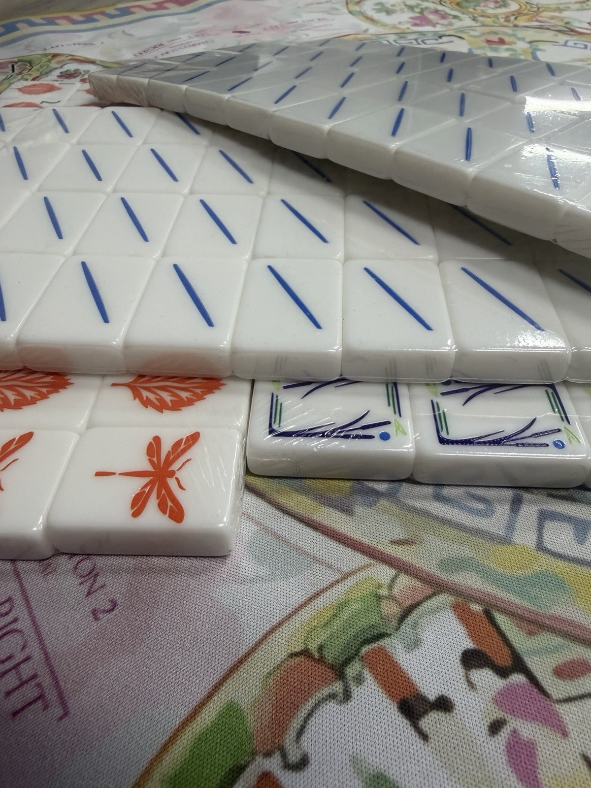 160 Mahjong Playing Tiles for American Style Game（33)