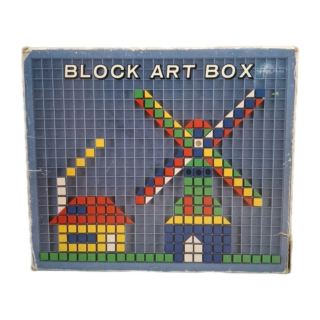 Lilian Vernon Vintage Block Art Box With Colored Pieces Made In Taiwan