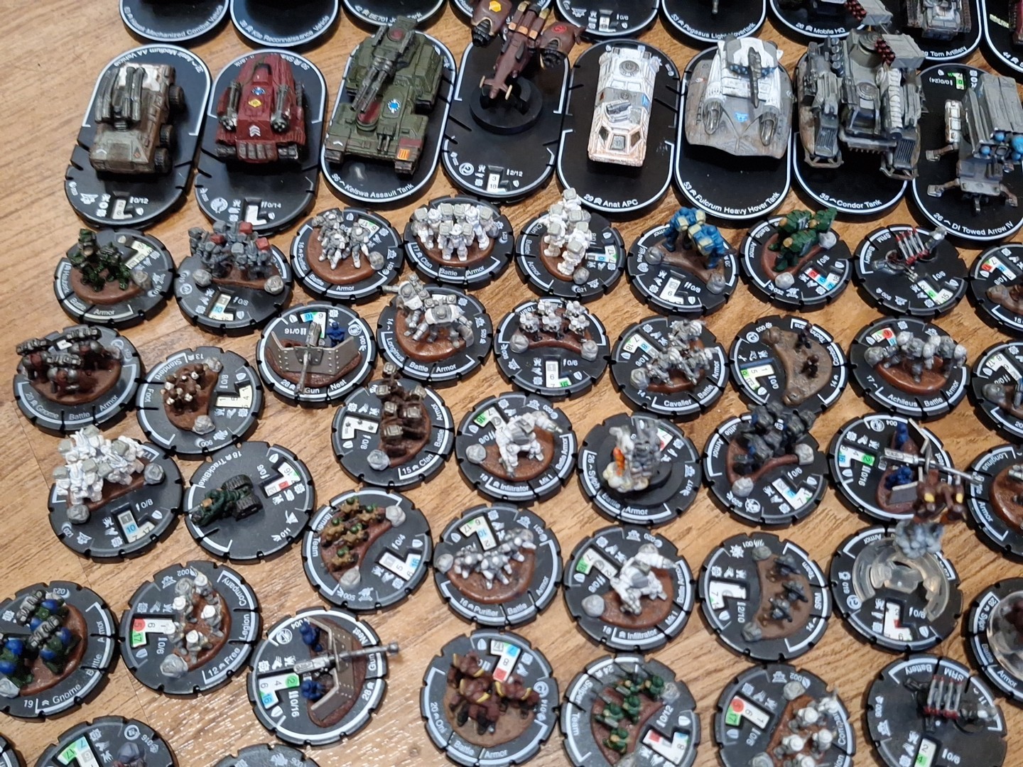 Lot 300+ Wizkids Mechwarrior 130+ Vehicles and 170+ Infantry Figures
