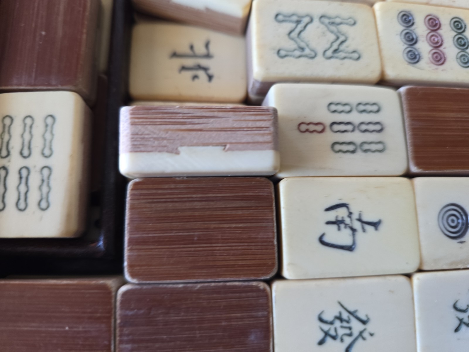 Vintage Chinese Mahjong Set with Wooded Case