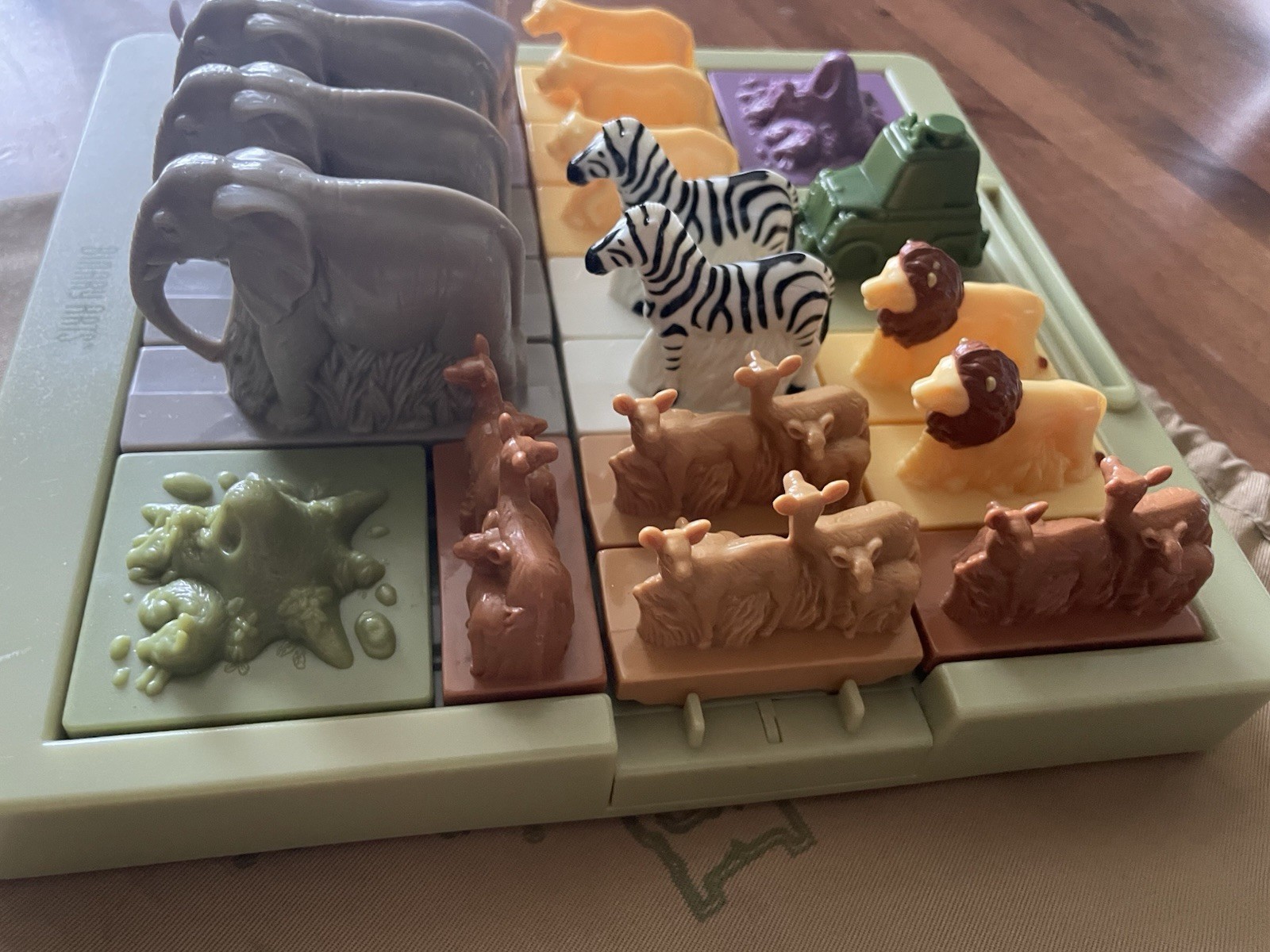Thinkfun Safari Rush Hour Game 100% COMPLETE W/O Box Puzzle Educational