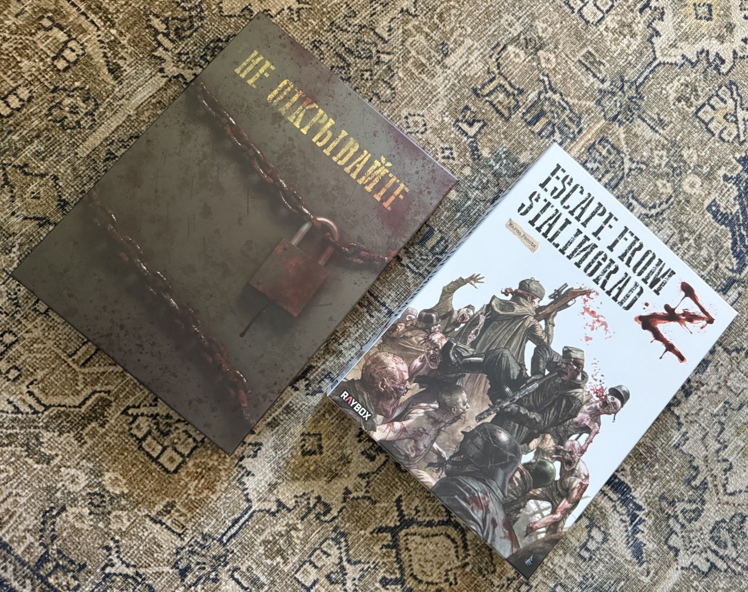 Escape from Stalingrad Z: Deluxe Box BRAND NEW : Full Base Game + Miniature Set