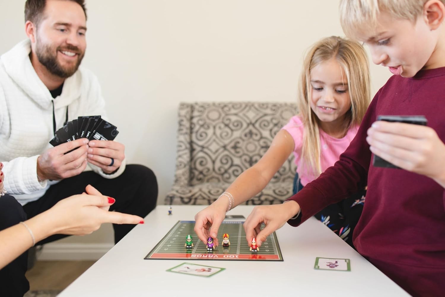 100 Yards Football Board Game | 2 to 6 Players | School, Birthday for Kids | Cla