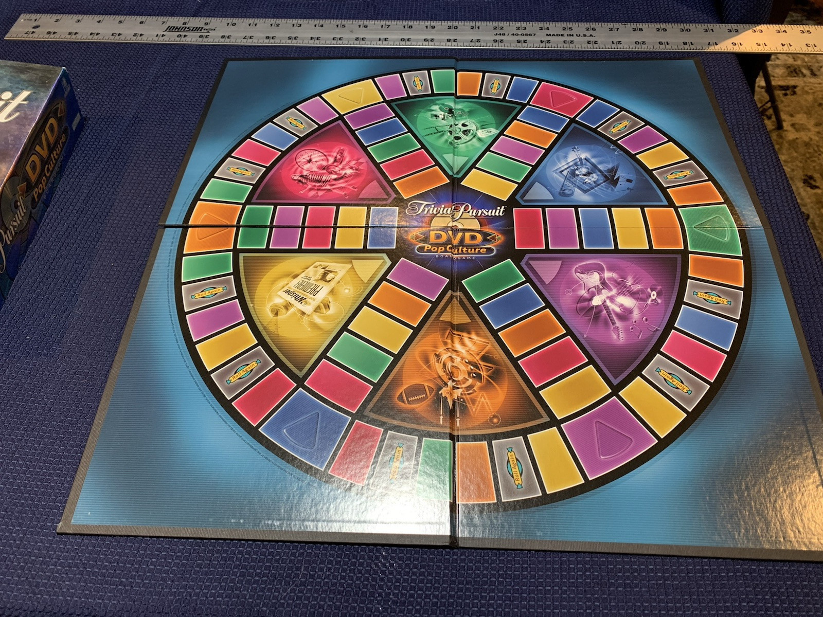 Trivial Pursuit DVD Pop Culture Board Game – Complete – Free Shipping – Clean