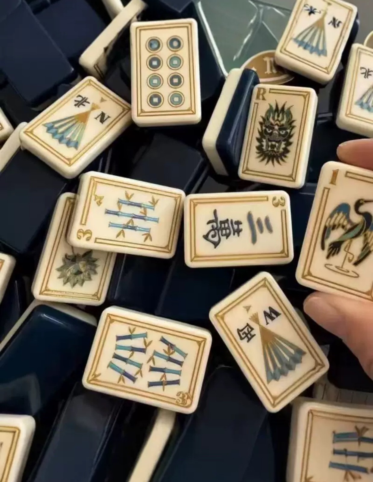 American Mahjong Tiles set ,160 tiles, Dark blue +Free storage box