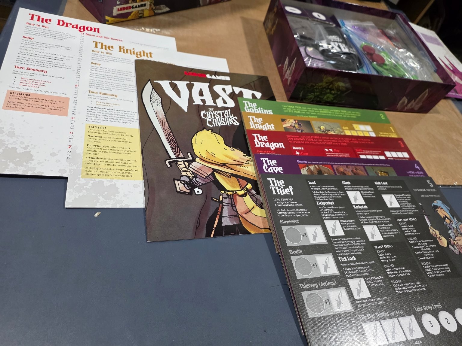 Vast: The Crystal Caverns Leder Games Board Game 1-5 Players Ages 10+ 2017