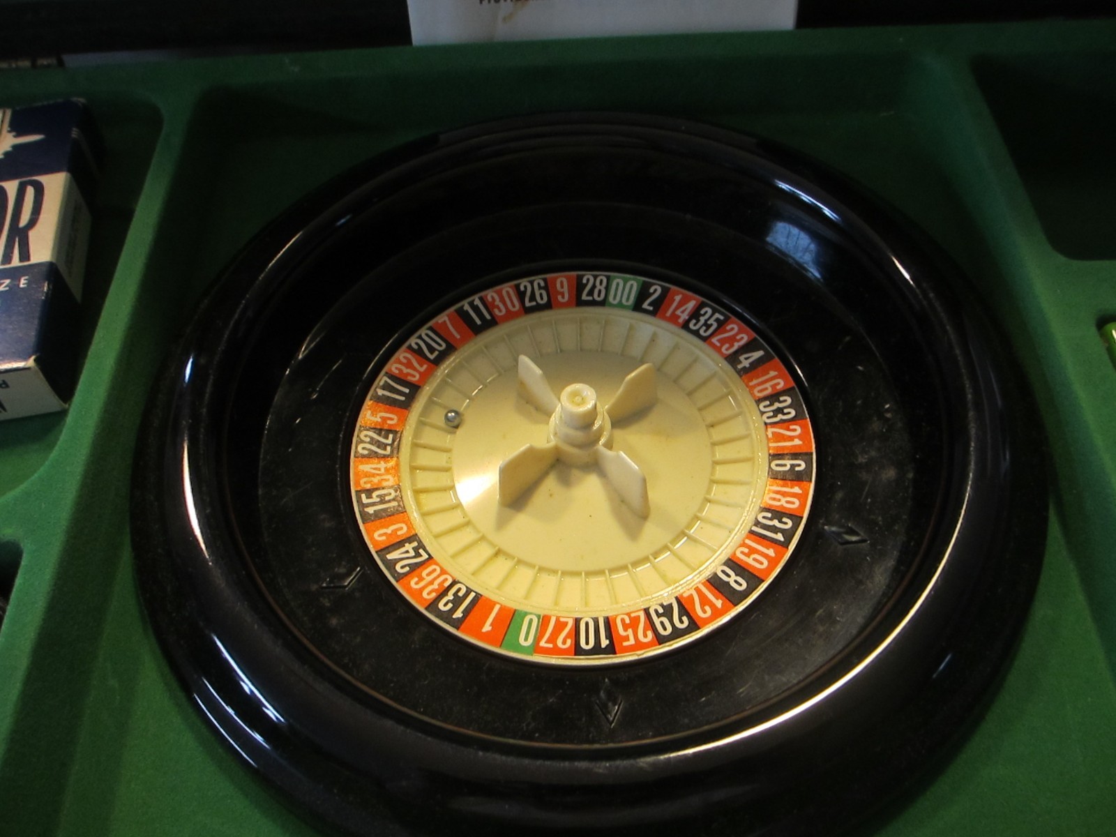 VINTAGE CRISLOID ROYAL GAMBLER’S BRIEFCASE 60’S MCM ROULETTE HORSE GAME CASINO
