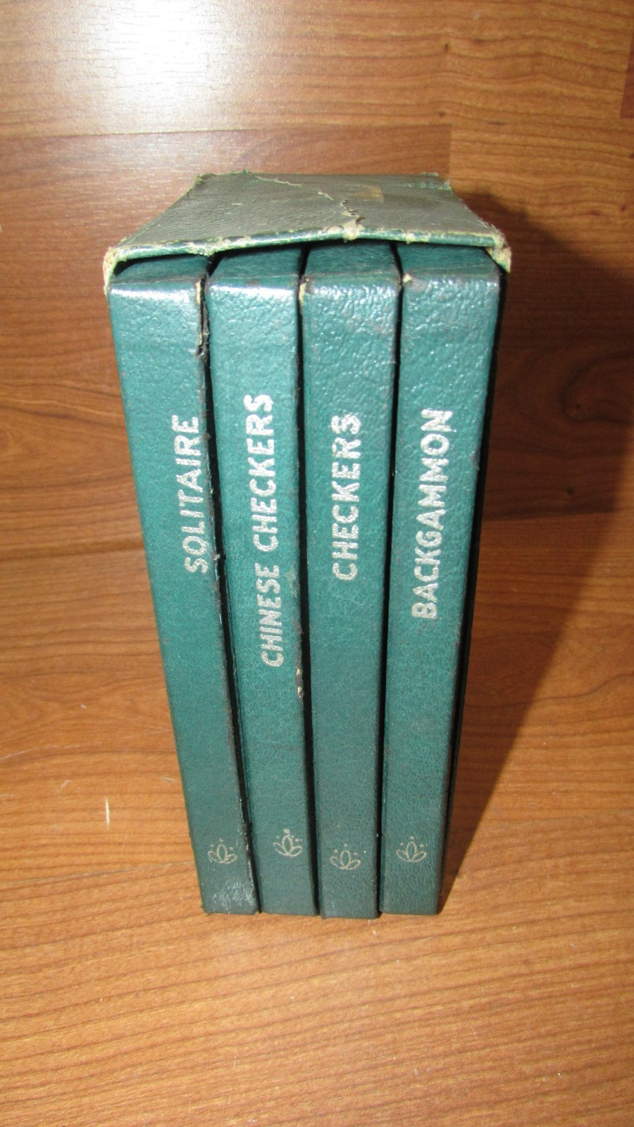 Vintage De Luxe Games Bookshelf games Album 1