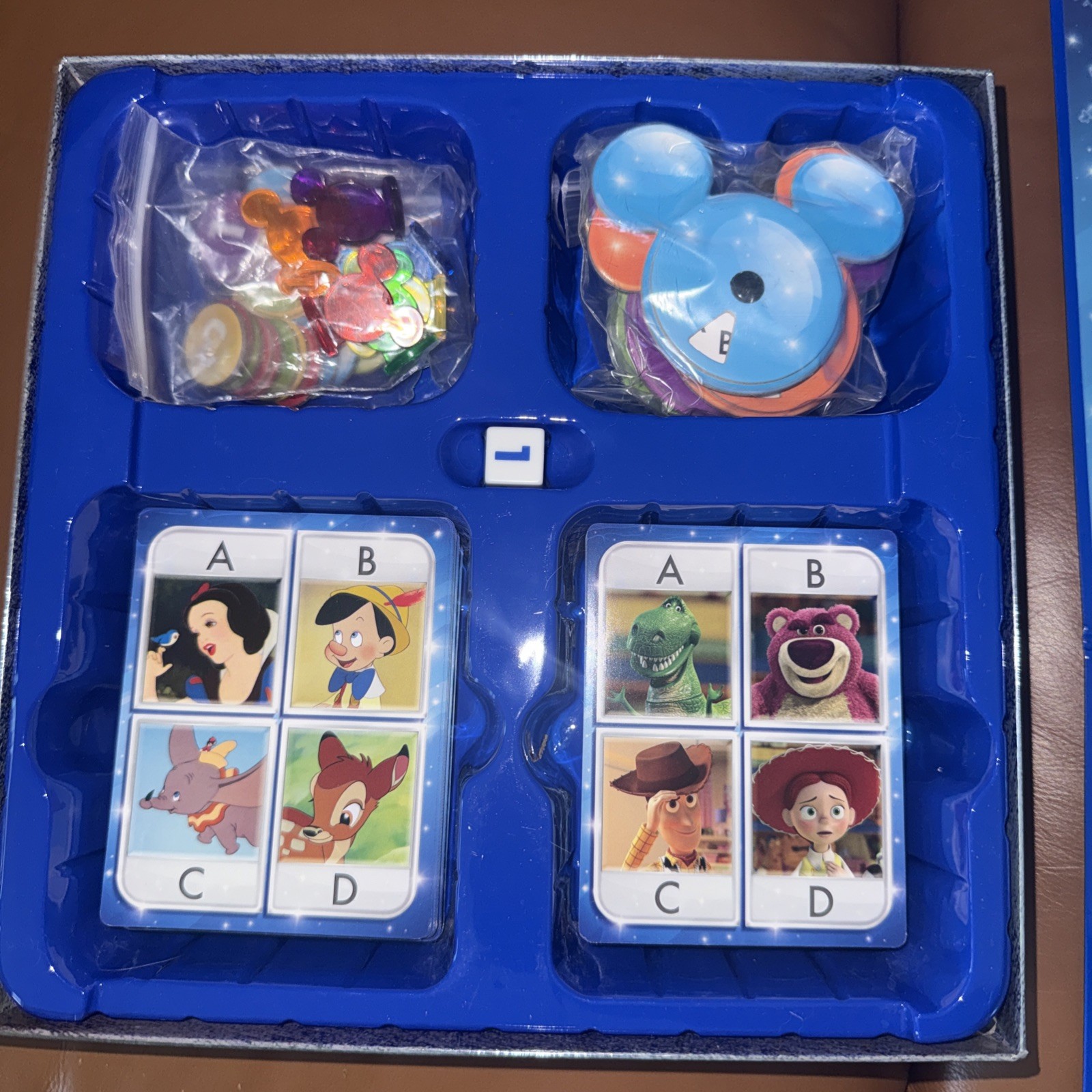 Disney PICTOPIA Family PICTURE TRIVIA BOARD GAME Complete 1000 QUESTIONS ~ CIB