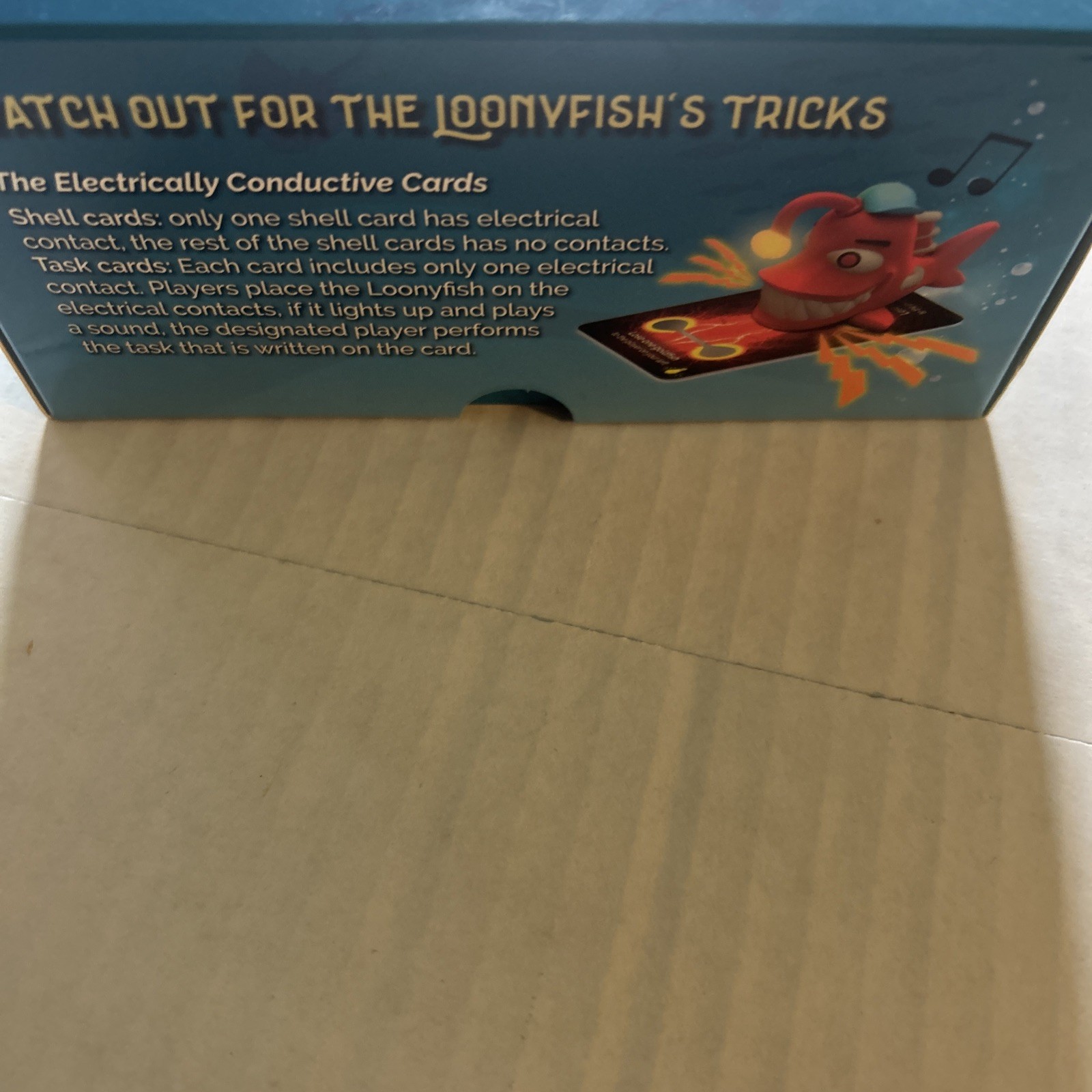 Loony Fish Save Locomoko Kingdom Electrifying Card Game With Figurine Ages 6+