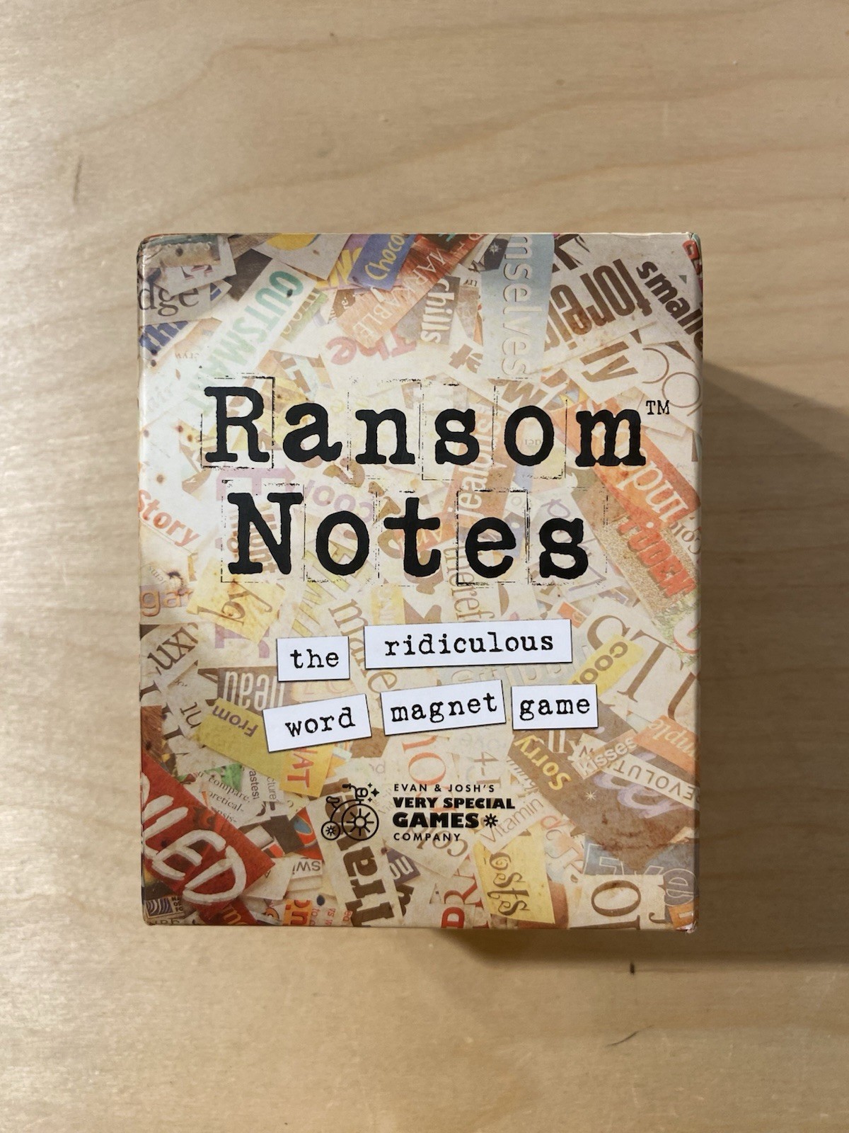 Ransom Notes: The Ridiculous Word Magnet Party Game (RO)
