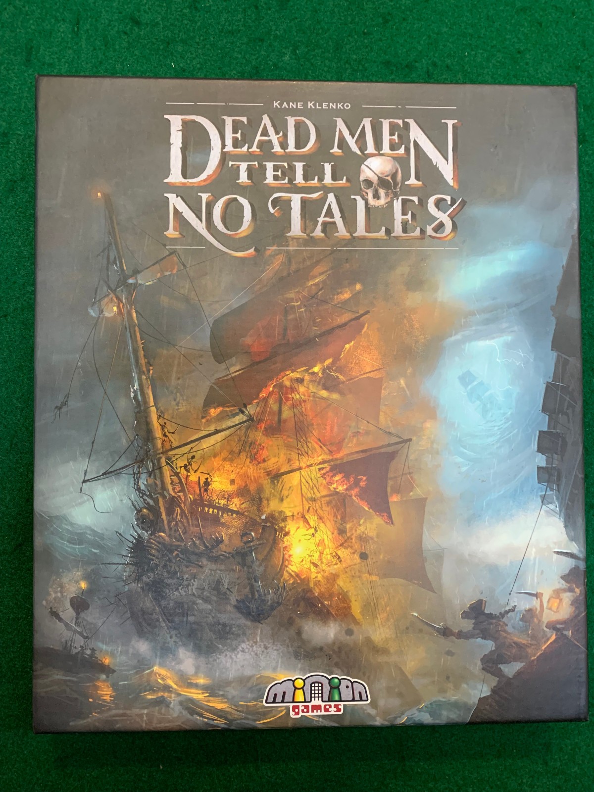 DEAD MEN TELL NO TALES 2016 Board game Complete!