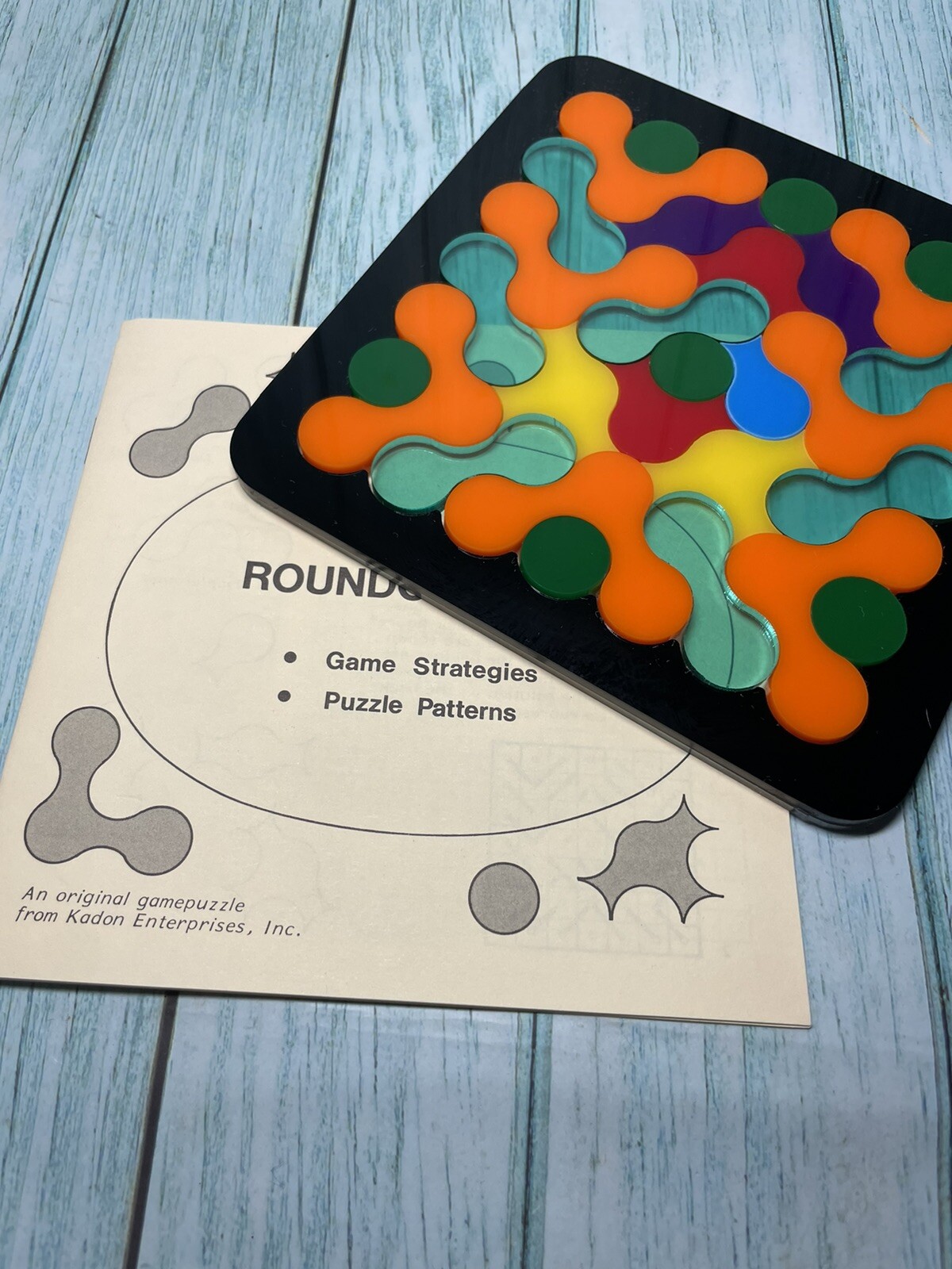 1986 Kadon ROUNDOMINOES Game pattern Puzzle Brain Teaser Problem solving Jigsaw