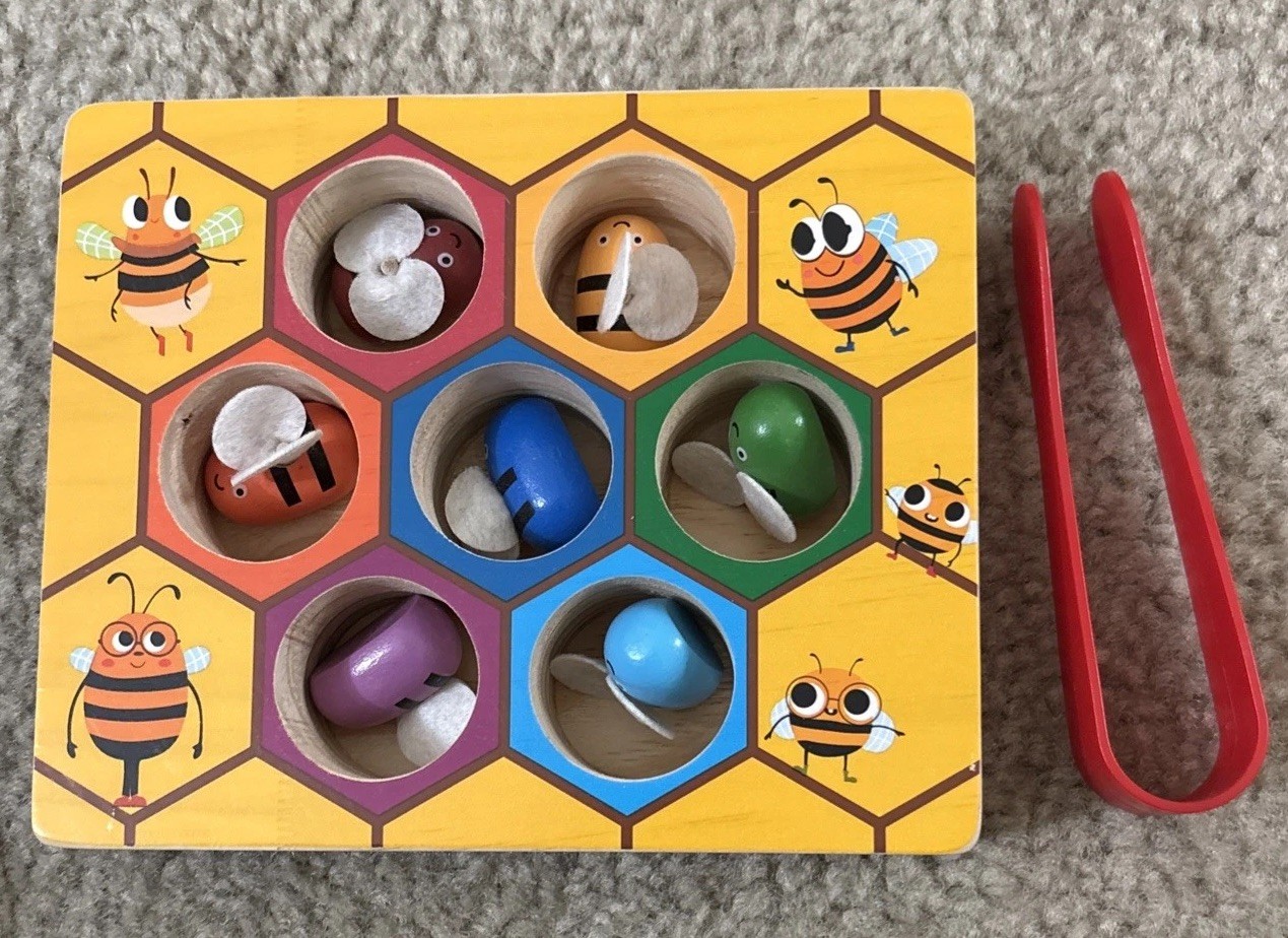 Bee To Hive Matching Game Wood City Toy Set New Never Used