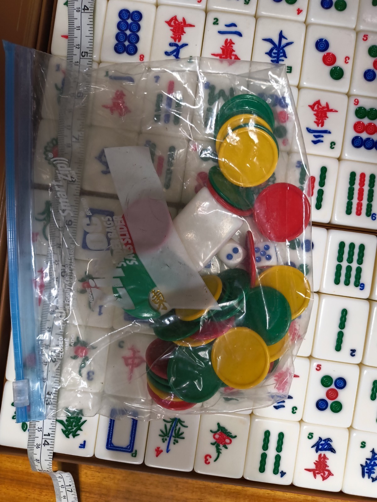 Vintage Mahjong Set 7 Fen 144 green & White Tiles Faux Alligator Case Excellent