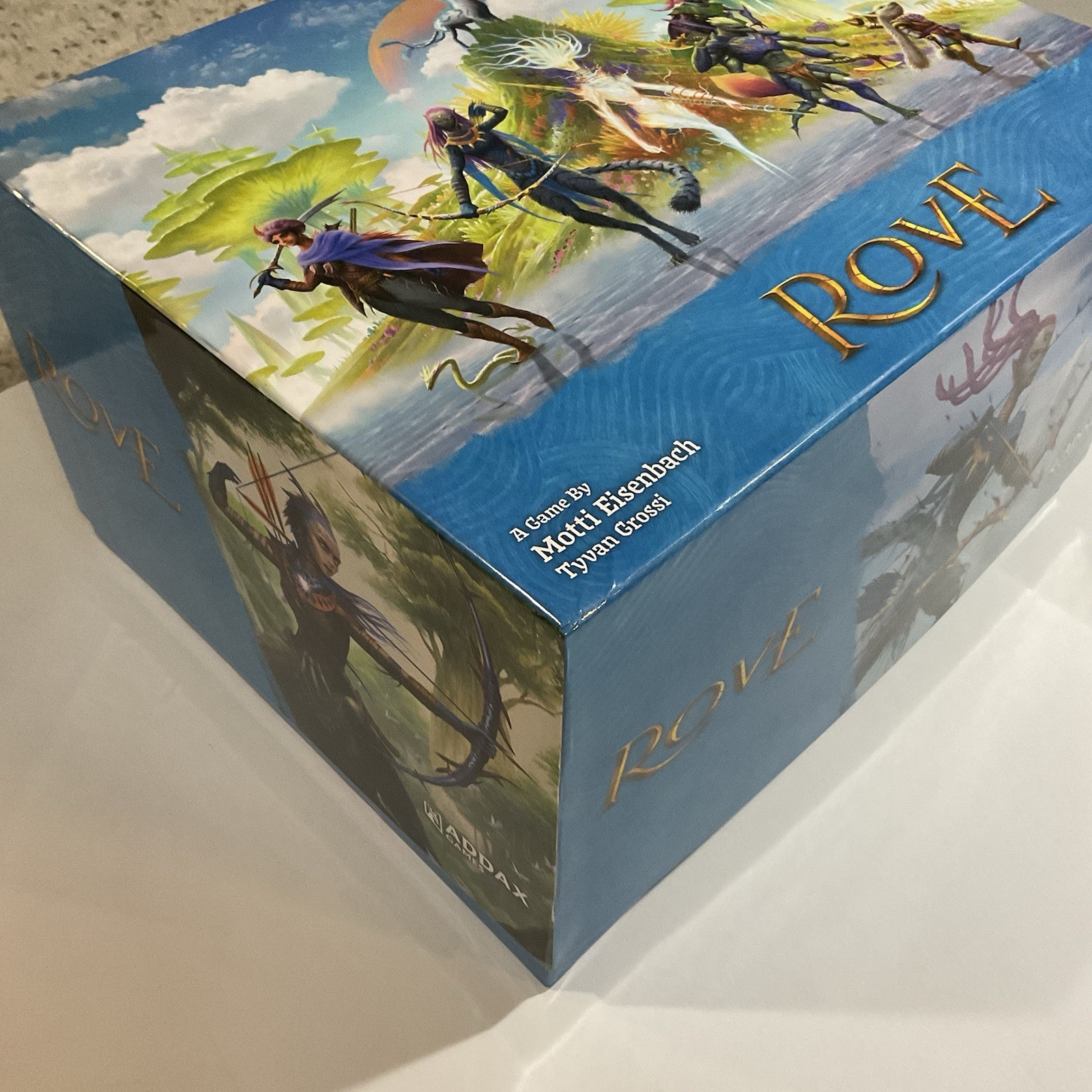 ROVE Board Game Addax Games – Miniatures + Deluxe Dice Set – Excellent Condition