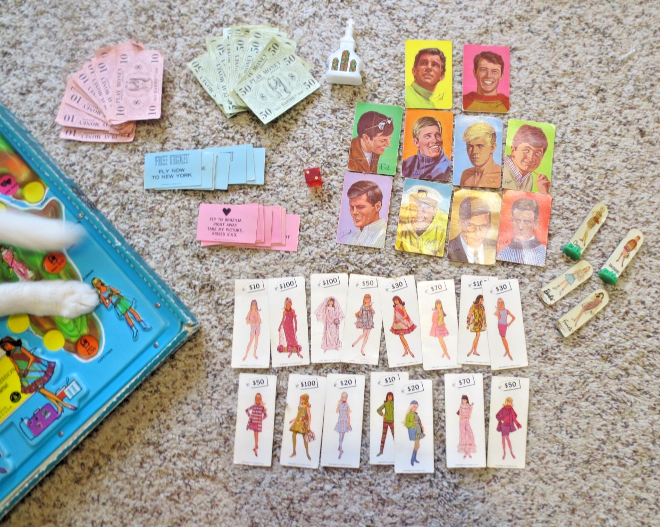 Mattel Barbie World Of Fashion Round The World Molded Board Game 1967