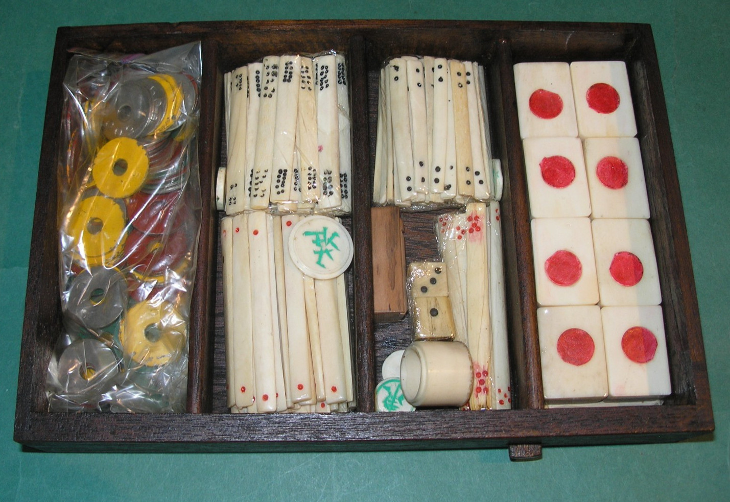 Rare 1920s Bone Bamboo Mahjong Set with Teak Case