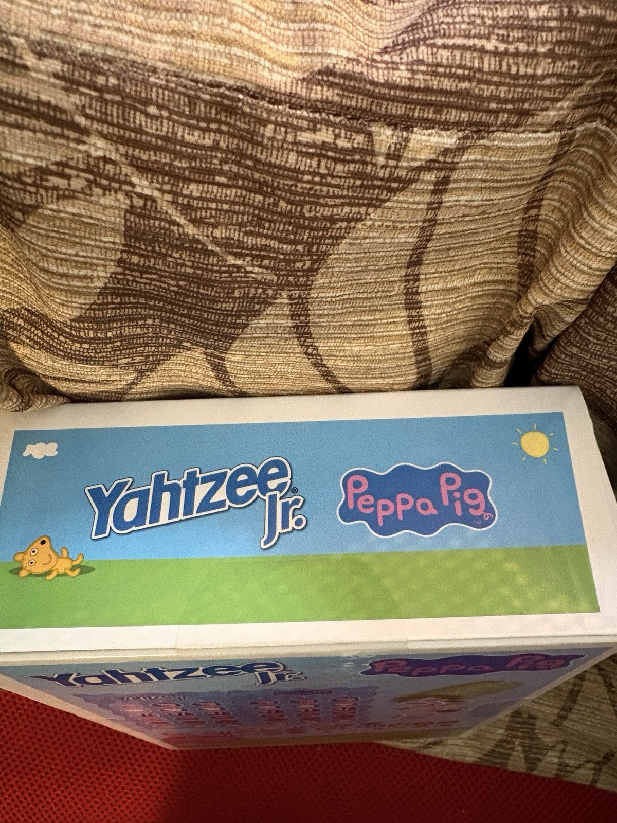 Hasbro Gaming Yahtzee Jr.: Peppa Pig Edition Board Game for Kids Ages 4 and Up,