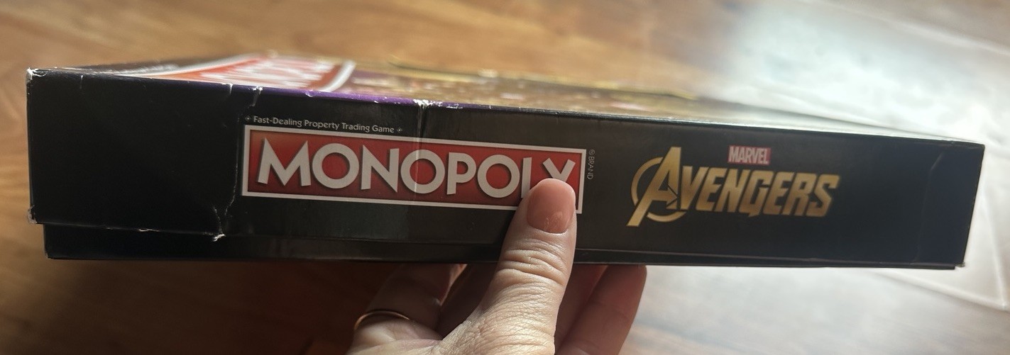 2018 Monopoly Marvel Avengers Movie Family Board Game Parker Brothers