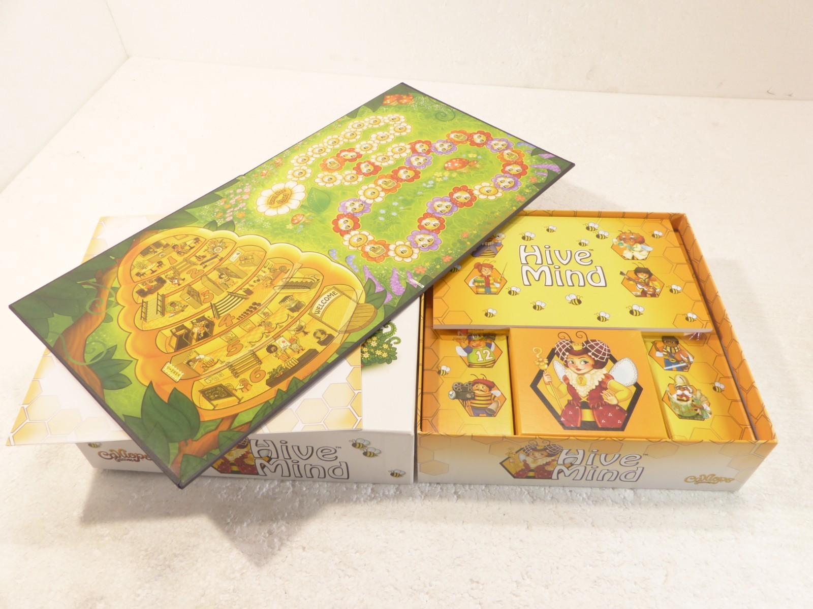 Hive Mind: The Game of Beeing Alike! [1st Edition] 2016 Calliope Board Game NEW!