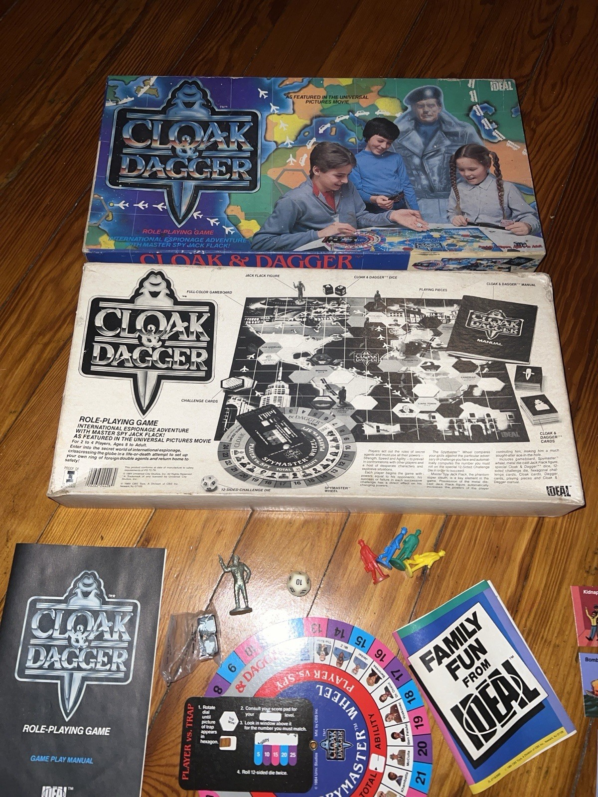 VINTAGE Cloak and Dagger Role Playing Board Game Ideal 1984 Wrapped Board Used