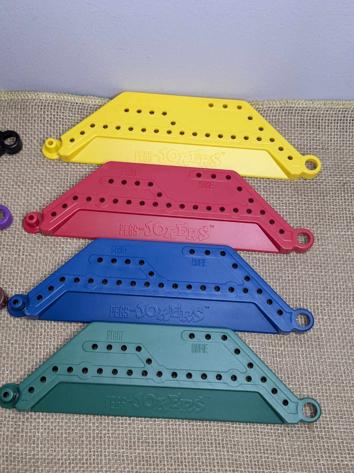 New Pegs and Jokers Game Vintage 1999 Fundex Racing Family Strategy Board Game