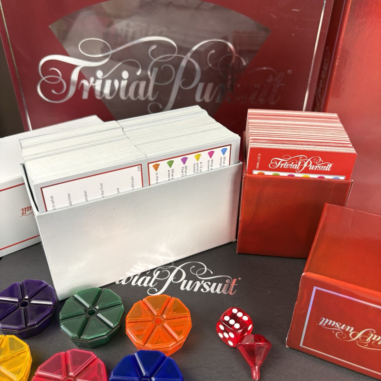 100% COMPLETE! Trivial Pursuit 40th Anniversary Ruby Edition E1923 Board Game
