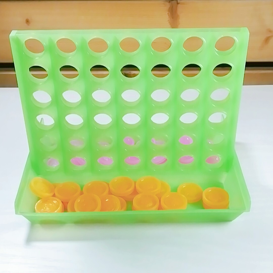 Daiso original party game, arranging four games, two-person competition type JP