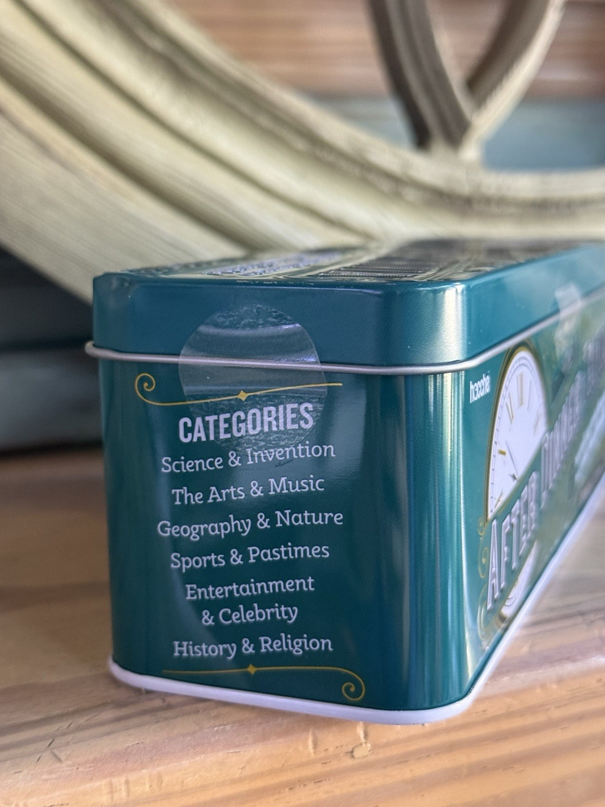 After Dinner Trivia Game in Tin – 300 Cards Hacce / Made in UK