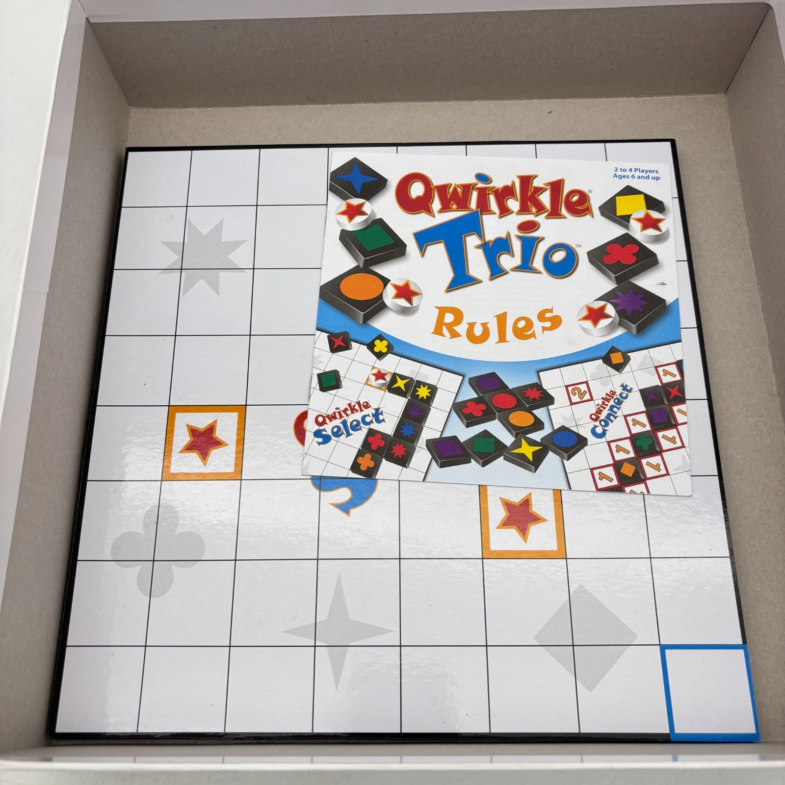 Qwirkle Trio 3 in 1 Game COMPLETE MindWare 2013 Tiles Strategy Select Connect