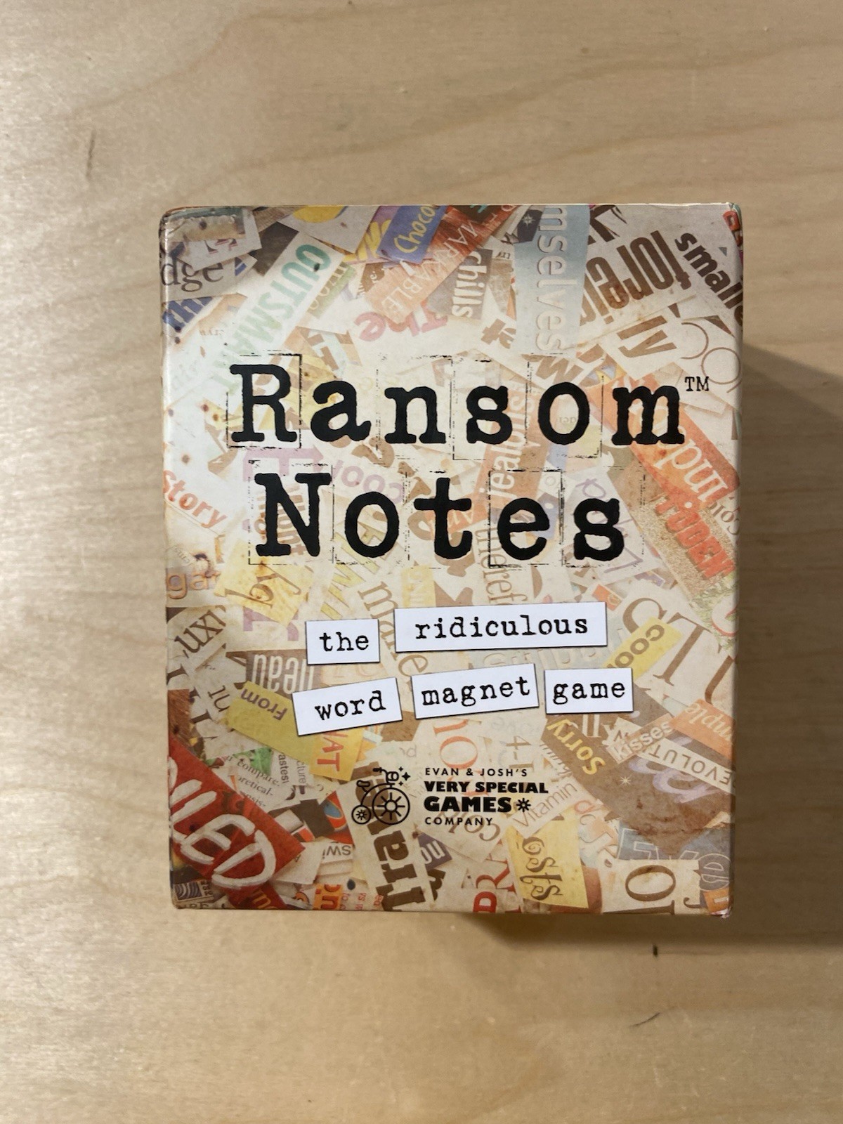 Ransom Notes: The Ridiculous Word Magnet Party Game (RO)