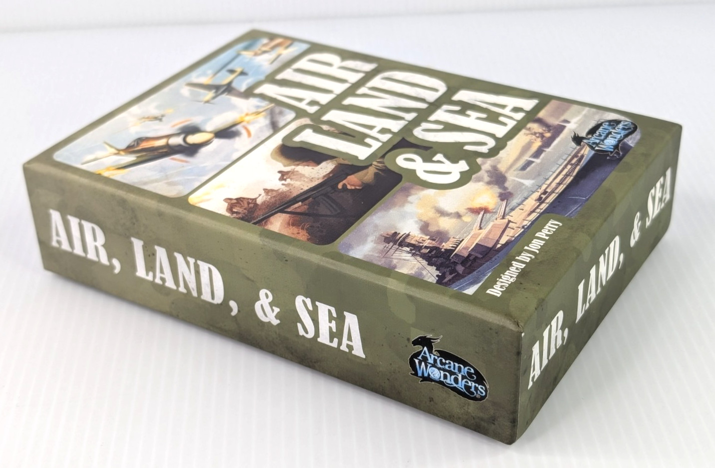 Air, Land & Sea Card Board Game Arcane Wonders, 100% COMPLETE