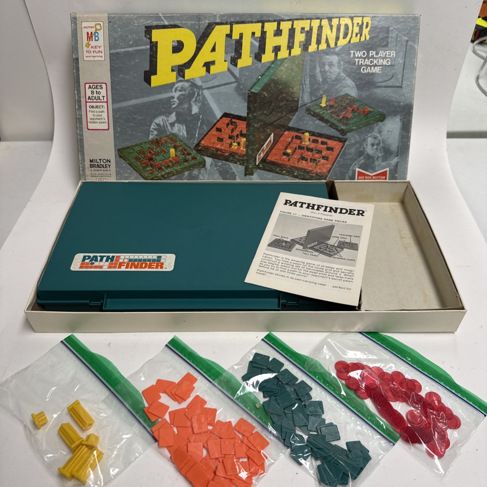 VINTAGE Milton Bradley Pathfinder Tow Players Tracking Strategy Game 1977