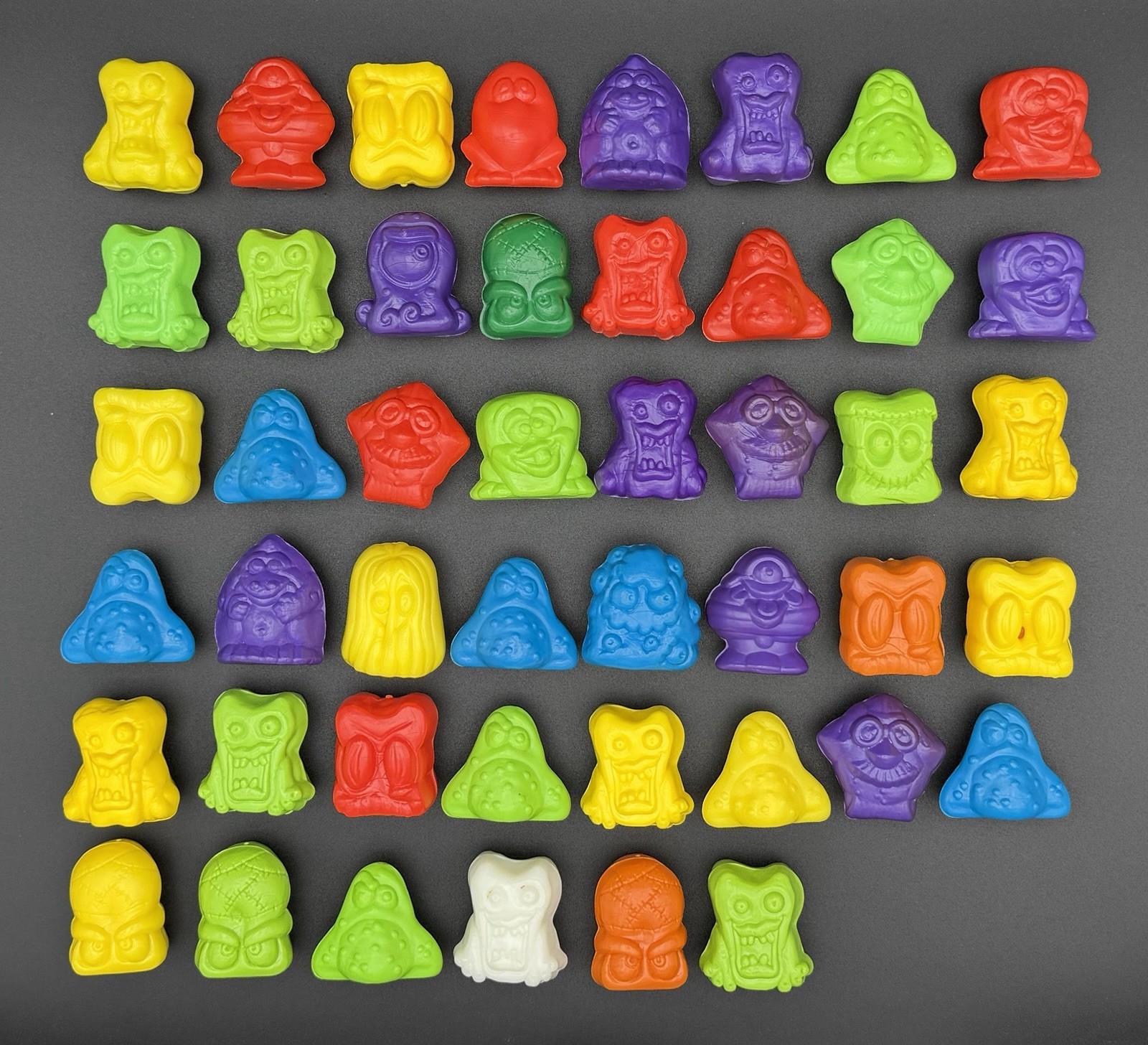 Lot of 46 Mega Bones Classic & Mutants Crazy Bones 1999 Mixed