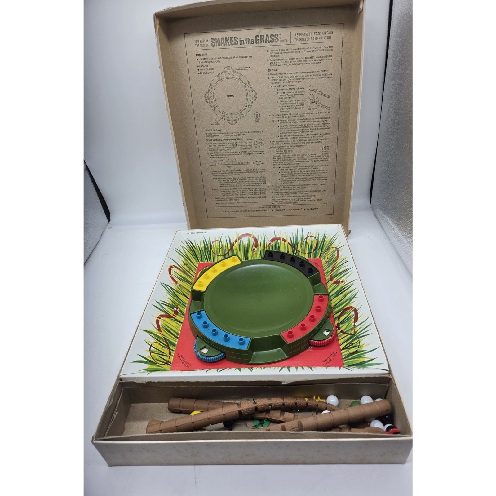 KOHNER board game boxed SNAKES in the GRASS 1969