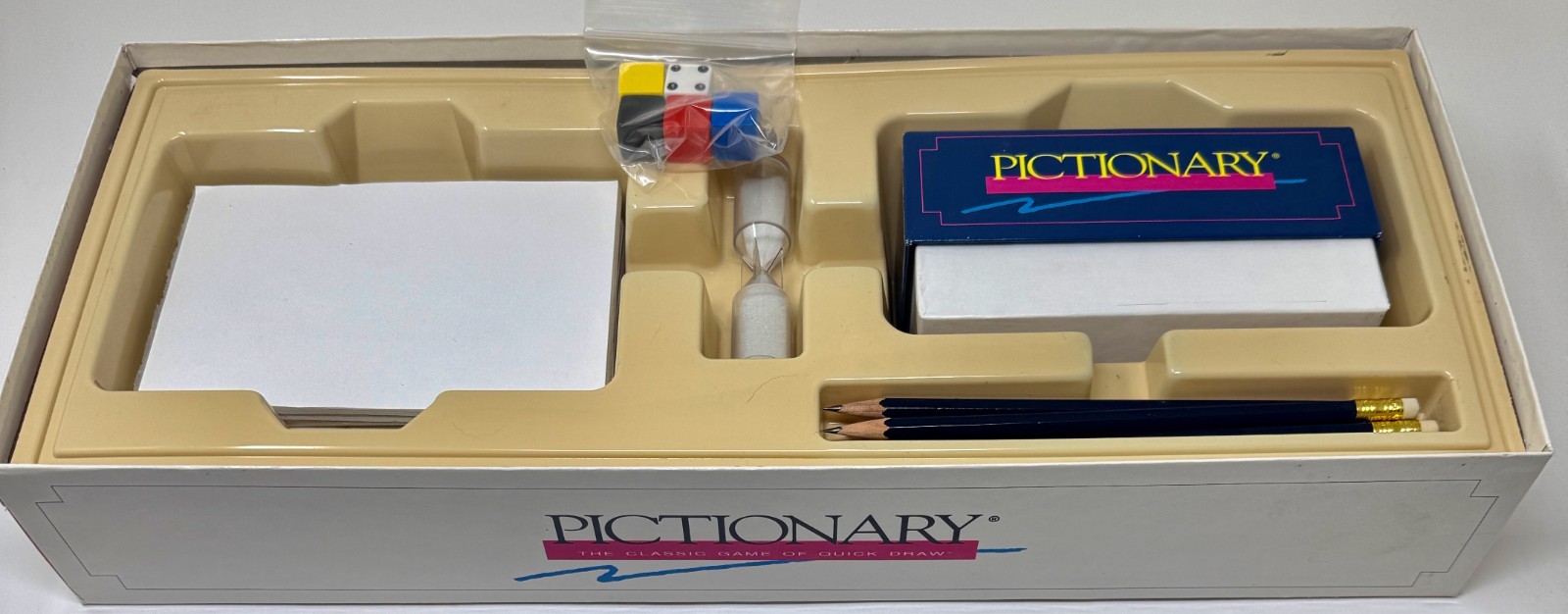 Pictionary – 1993 – Updated for the 90s – Complete