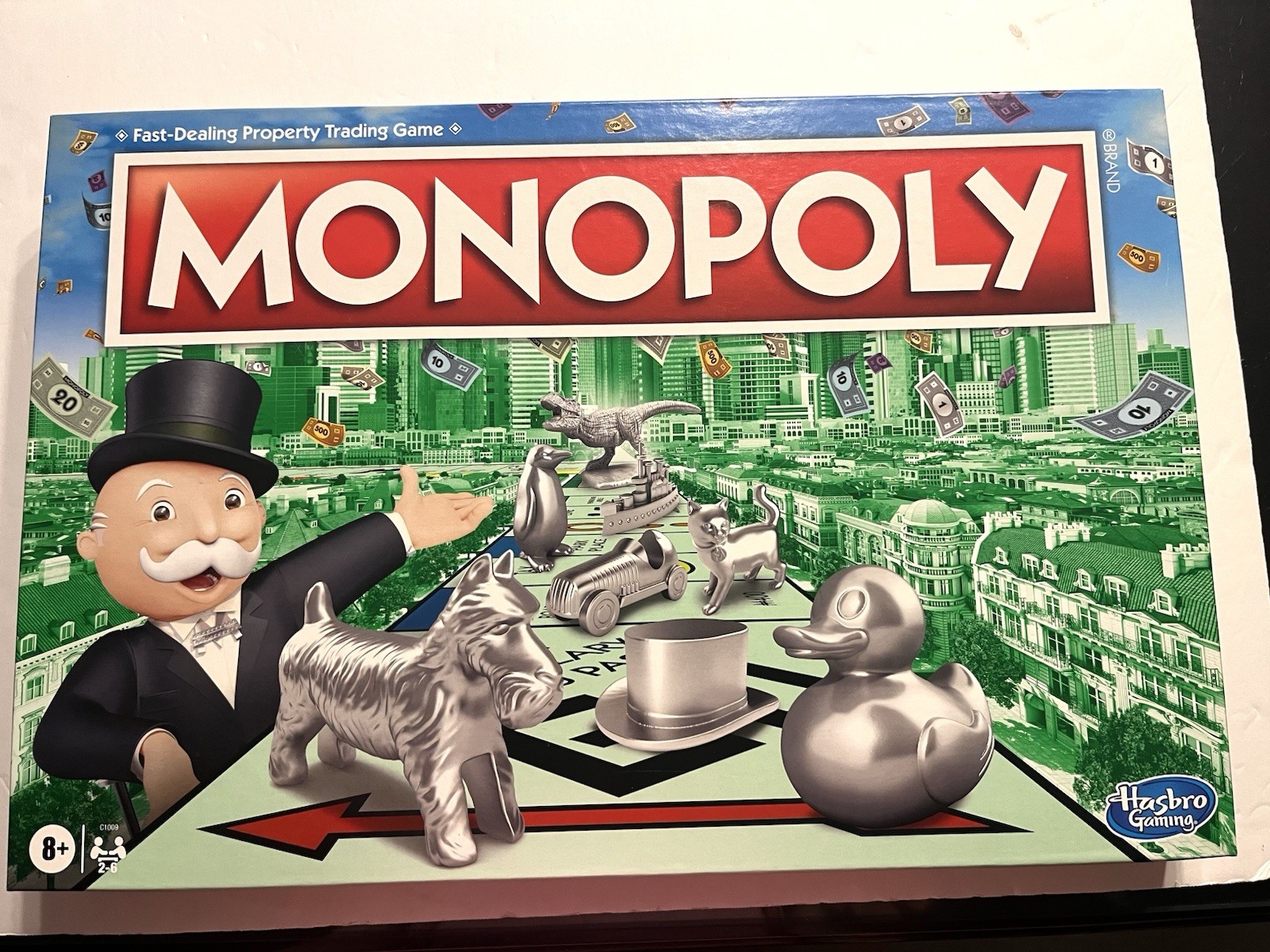 Hasbro Monopoly C1009 Classic Board Game 2-6 Players 8+ Years Family COMPLETE