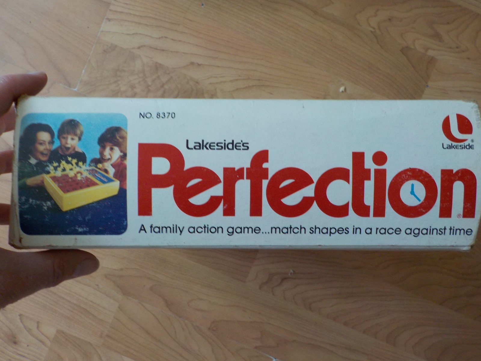 LAKESIDES PERFECTION GAME FOR ANY NUMBER OF PLAYERS MATCH SHAPES BEFORE IT POPS