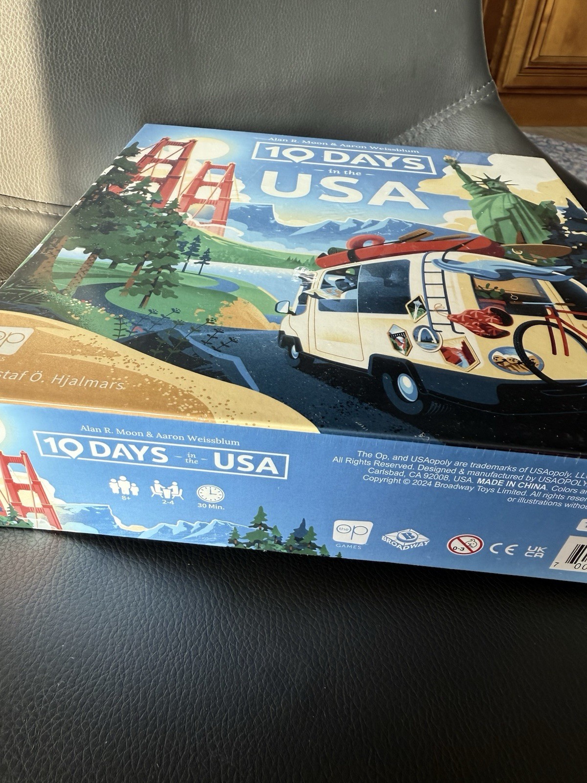 10 Days in The USA Board Game 30 Minutes 2-4 Players Age 8+ The OP Games