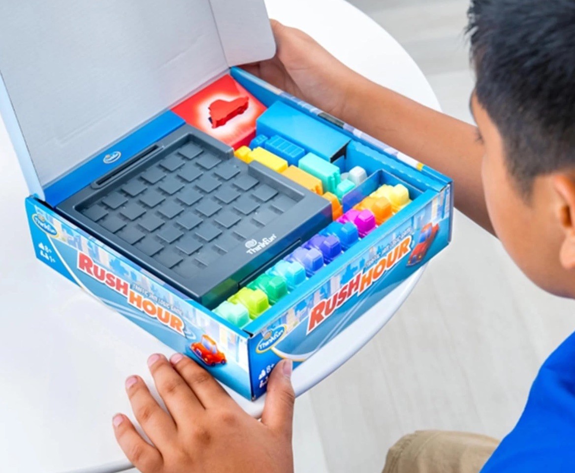 ThinkFun Rush Hour Traffic Jam Logic Game – Engaging STEM Toy – Kids Age 8+ NEW