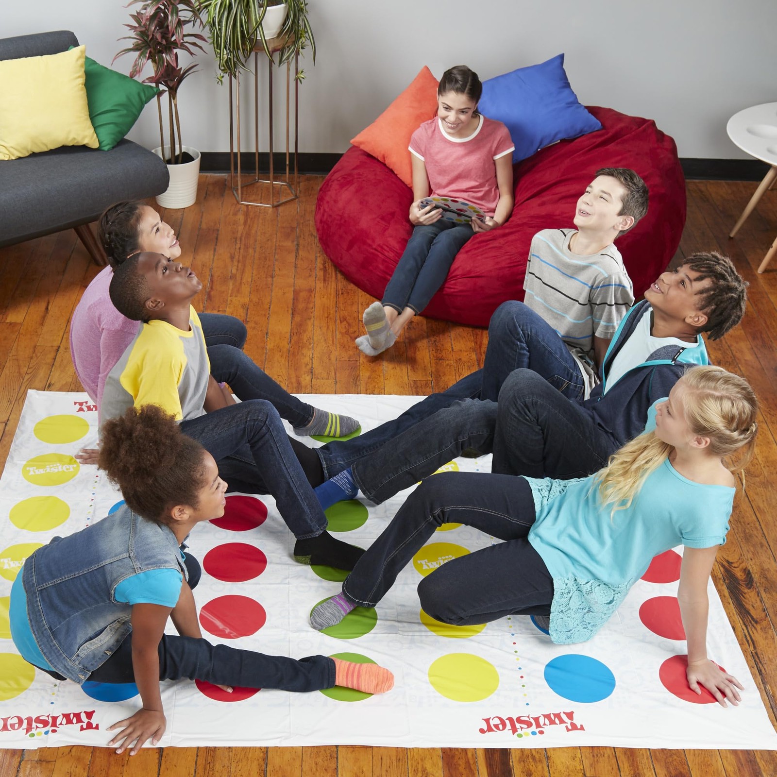 Hasbro Gaming Twister Ultimate: Bigger Mat, More Colored Large, Multicolor