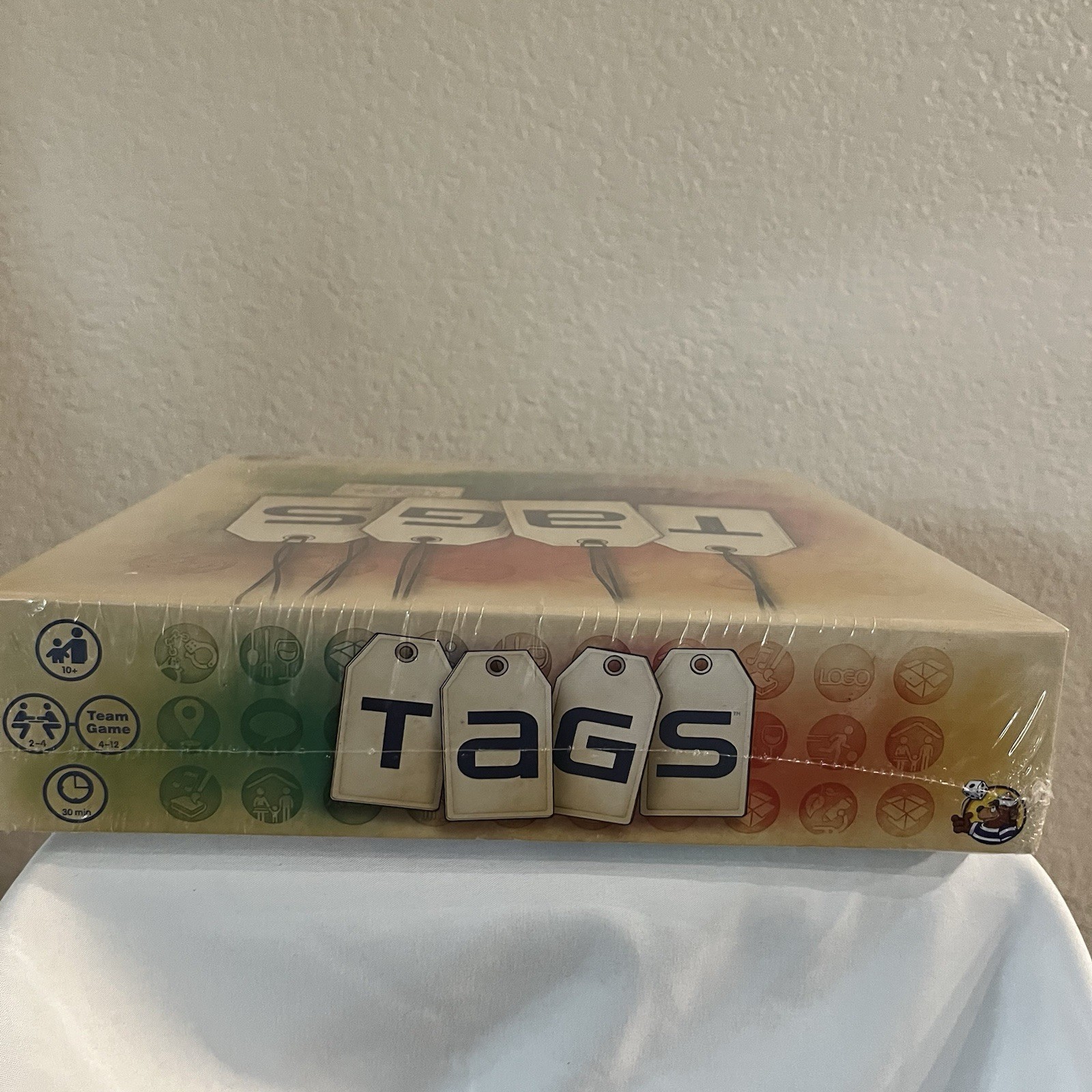 Heidelbar TAGS Party Game for Adults Fast Paced Word Association Brand New