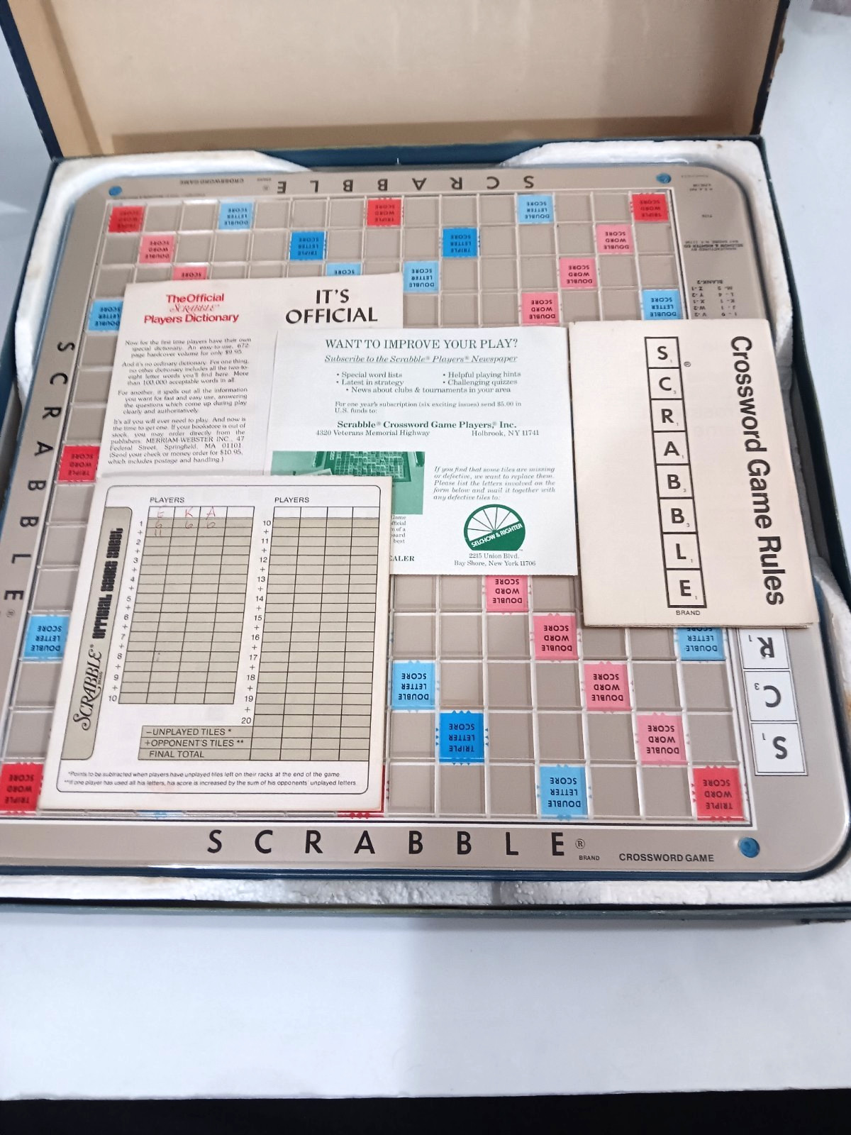 Vintage 1982 Scrabble Deluxe Rotating Turntable Board Game Mahogany Tiles