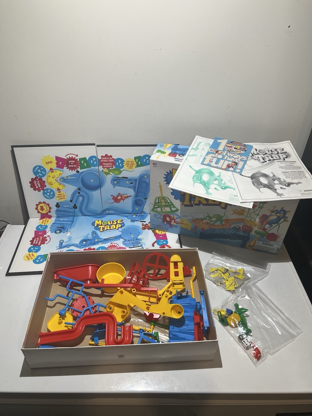 Milton Bradley Hasboro 2005 Mouse Trap Board Game #04657