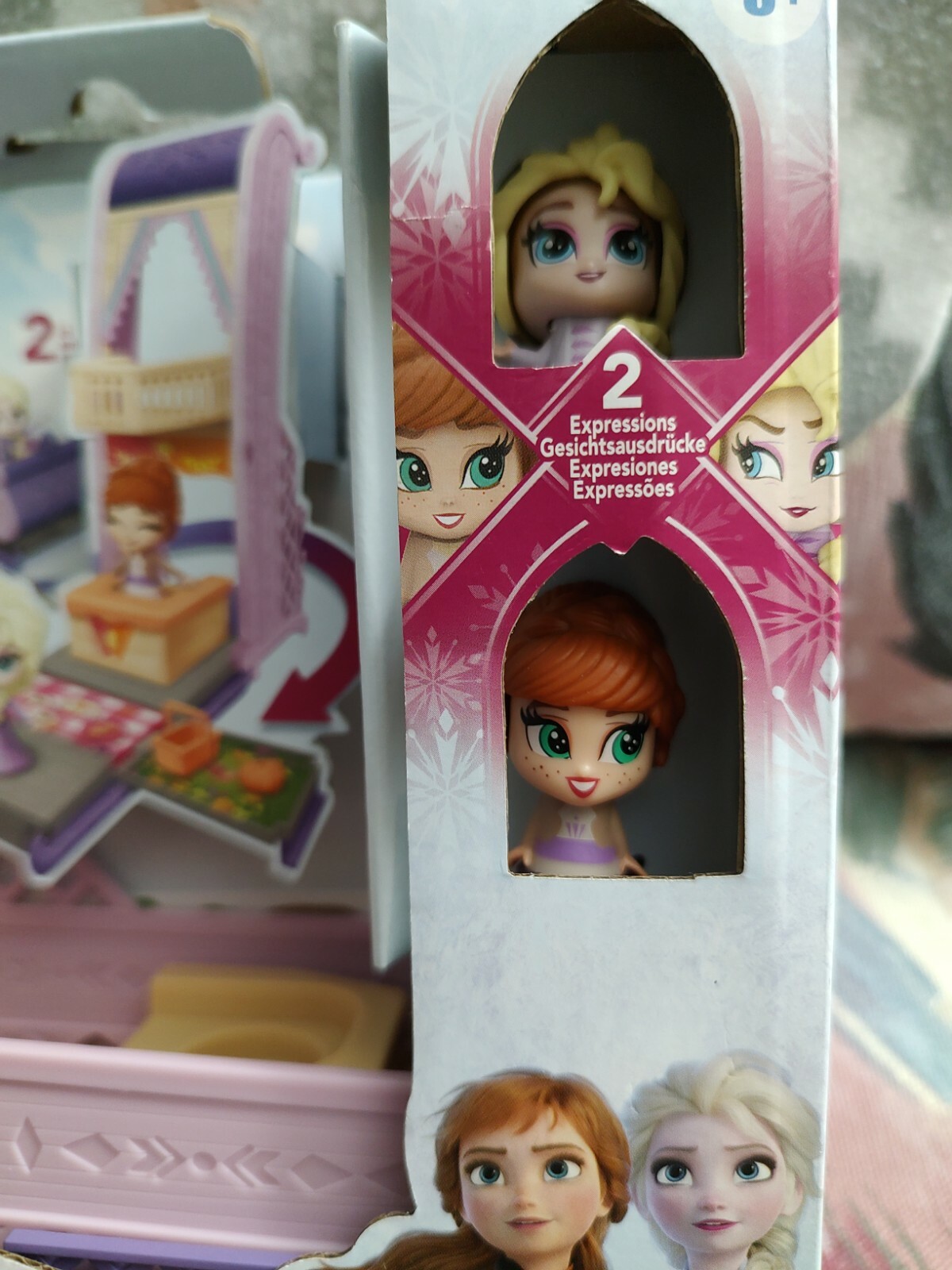 Disney’s Frozen 2 Twirlabouts Picnic Playset Sled-to-Castle with Elsa and Anna