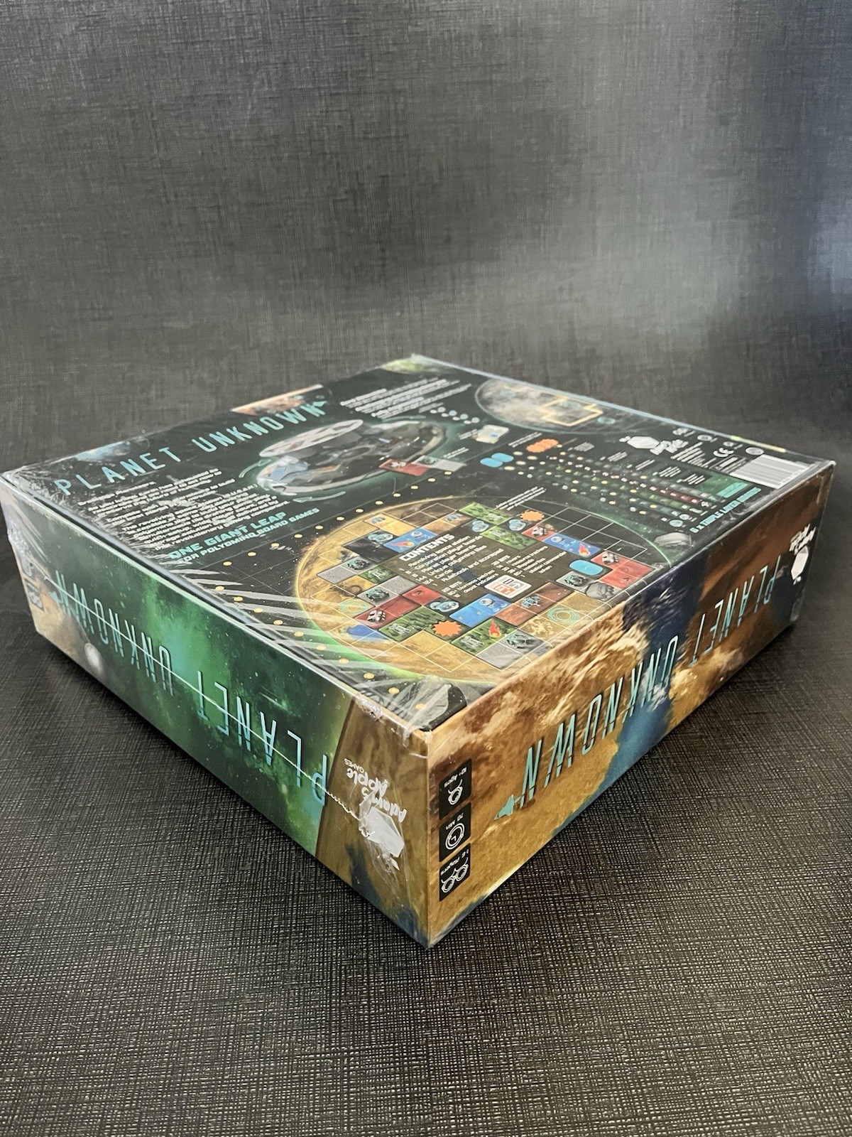 Planet Unknown: A Competitive Polyomino Tile Placement Game For 1-6 Players