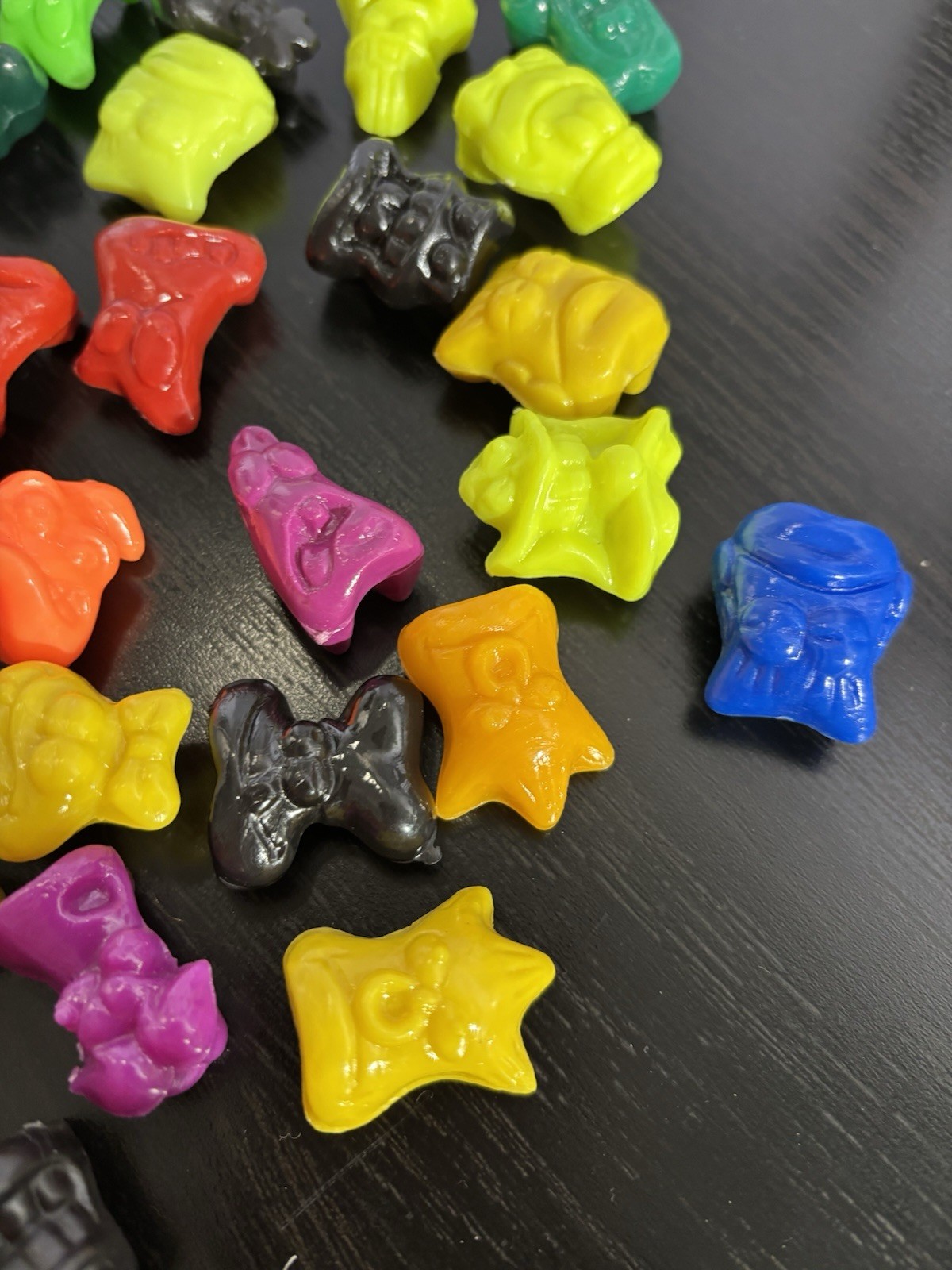 Gogo’s Crazy Bones Lot of 61 Neon Mixed Series Black White Glitter 57 10 37 18