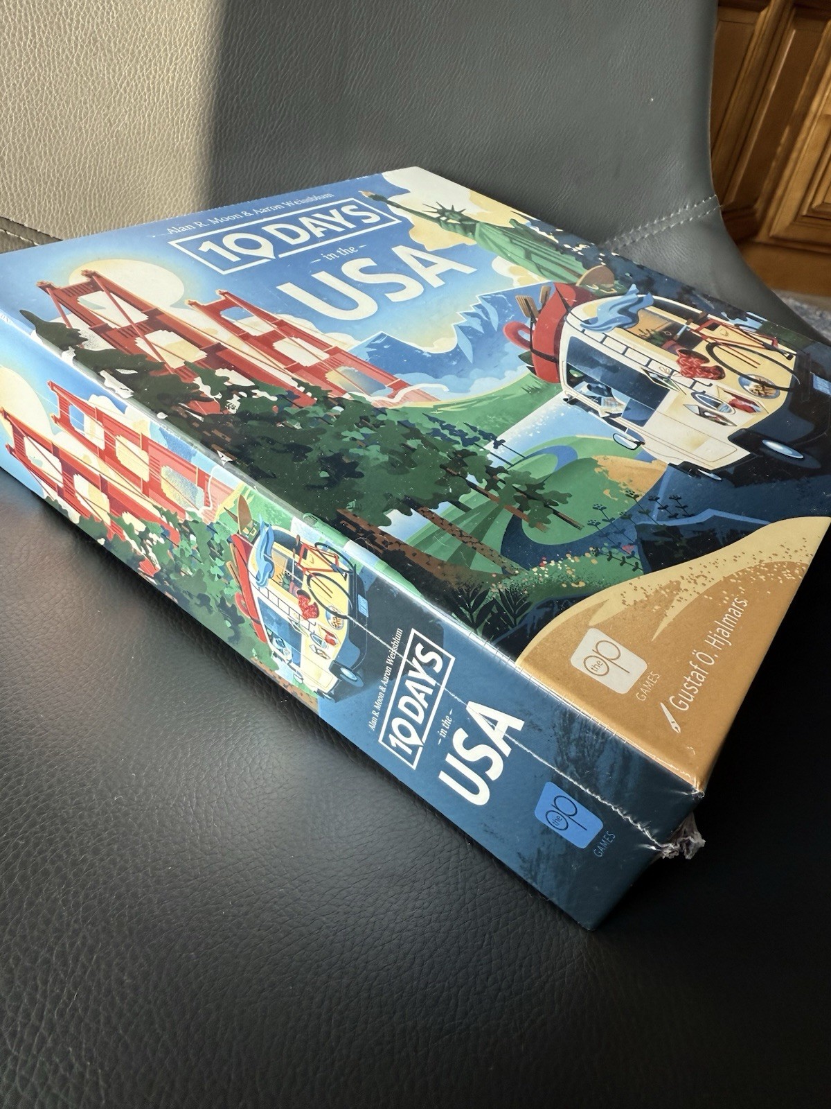10 Days in The USA Board Game 30 Minutes 2-4 Players Age 8+ The OP Games
