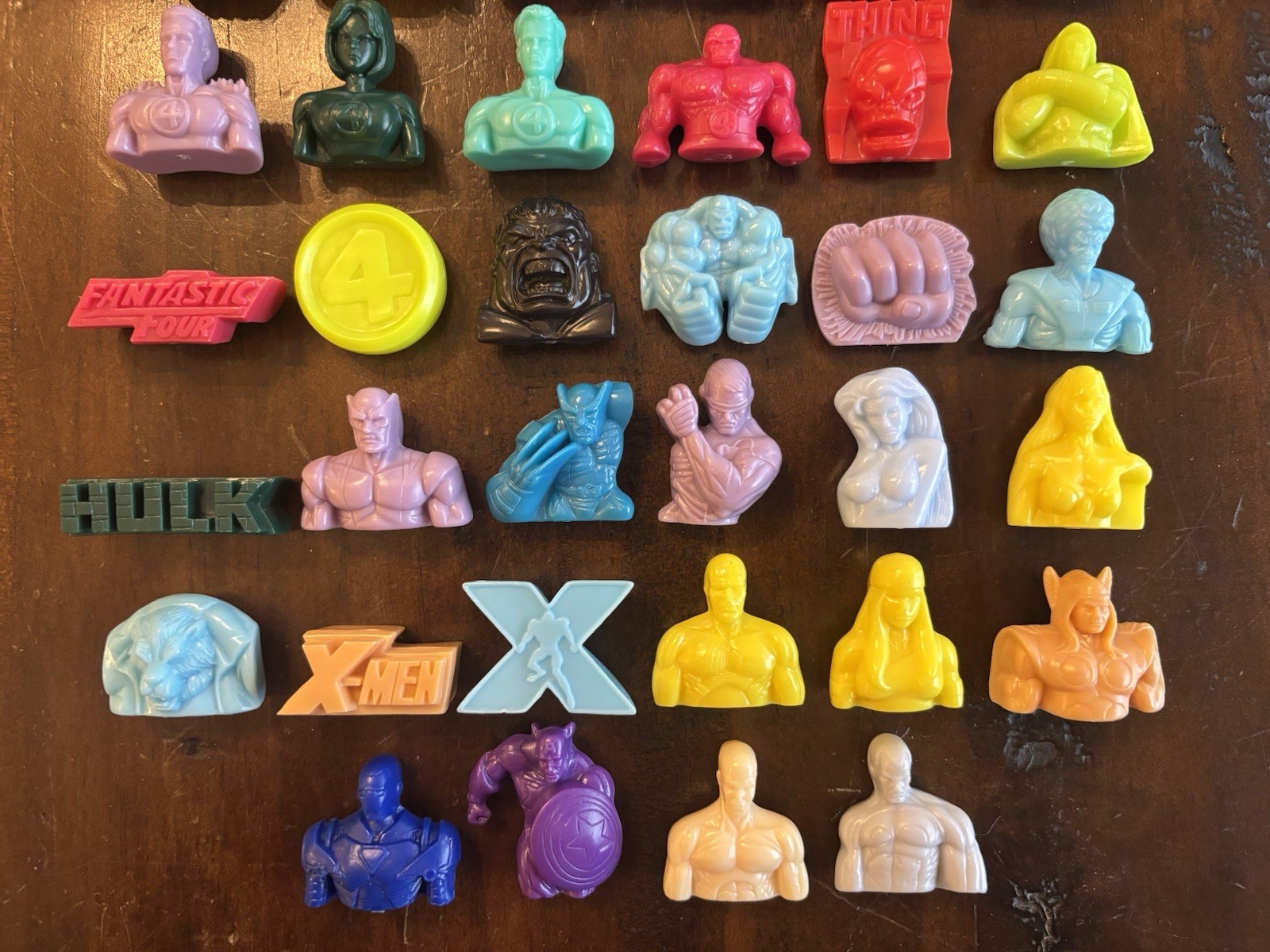 ALL SOLID COLOR COMPLETE SET Gogos Crazy Bones European 2006 MARVEL HEROES